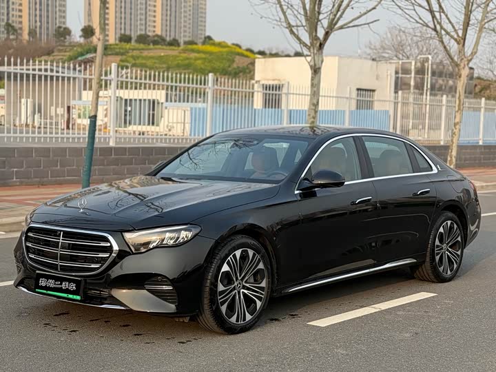 Фото 1 - Mercedes-Benz E-Class Hybrid