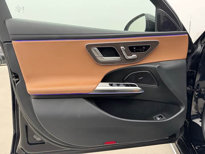 Фото 8 - Mercedes-Benz E-Class Hybrid