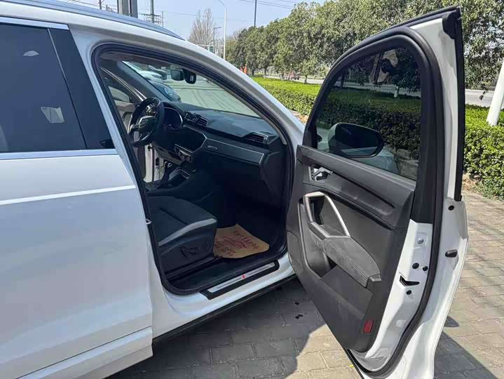 Фото 3 - Audi Q3