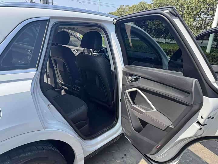 Фото 7 - Audi Q3