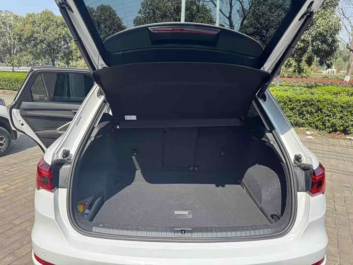 Фото 9 - Audi Q3