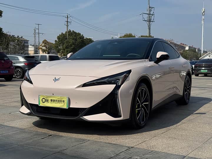 Фото 1 - BAIC Arcfox Alpha S5