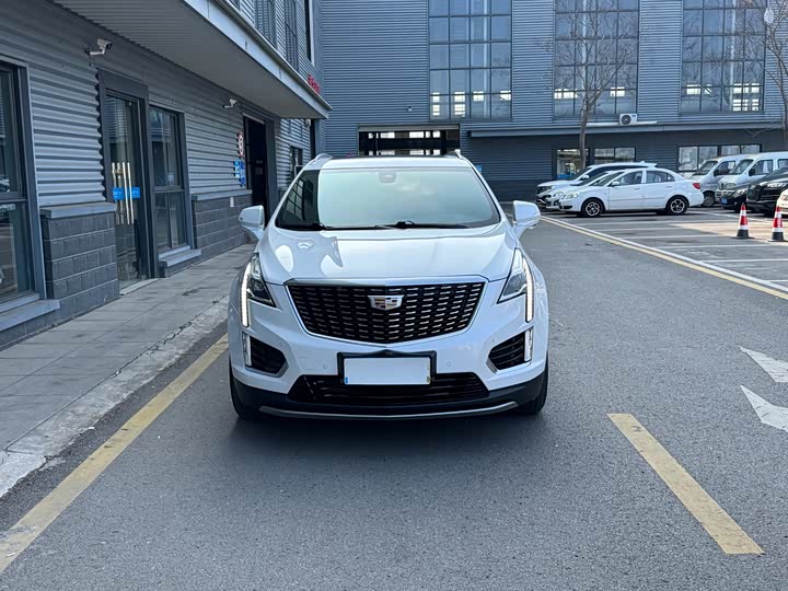 Фото 2 - Cadillac XT5