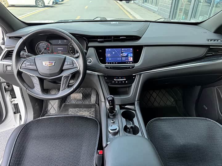 Фото 7 - Cadillac XT5