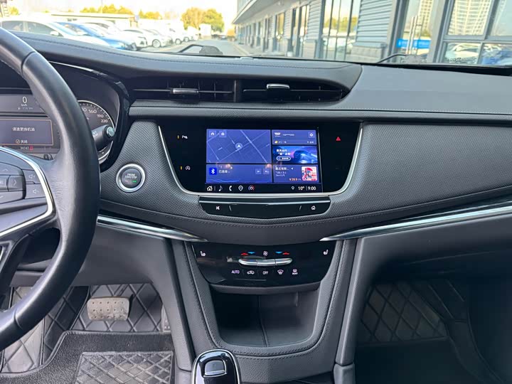 Фото 9 - Cadillac XT5