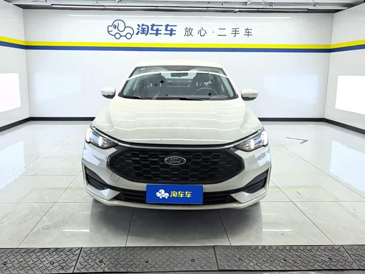 Фото 2 - Ford Escort