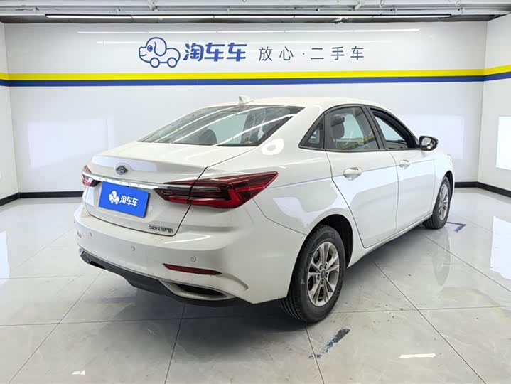 Фото 3 - Ford Escort