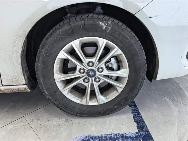 Фото 6 - Ford Escort