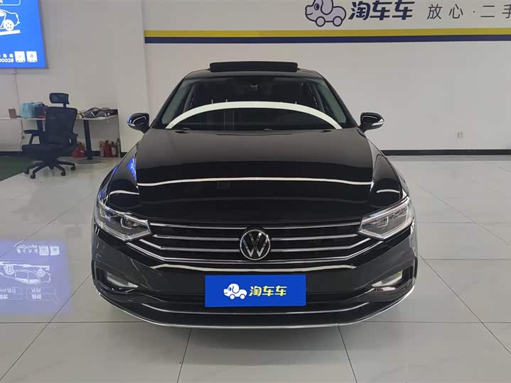 Photo 2 - Volkswagen Magotan