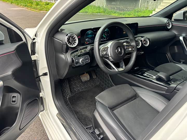 Фото 4 - Mercedes-Benz A-Class