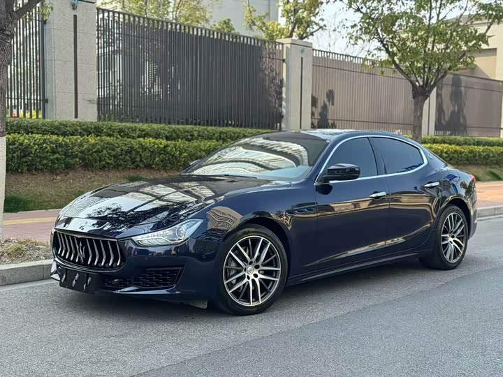 Фото 1 - Maserati Ghibli