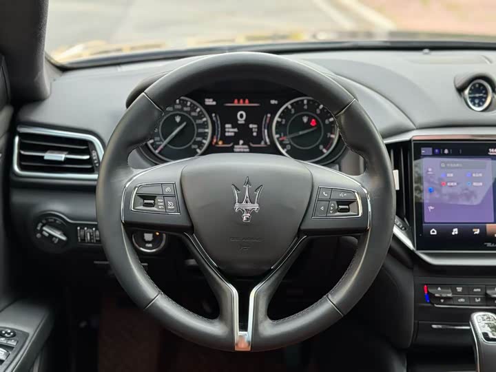 Фото 3 - Maserati Ghibli