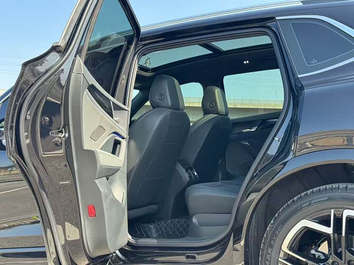 Фото 7 - Volkswagen Tiguan L Pro