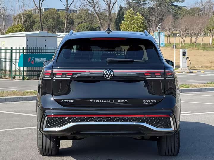 Фото 9 - Volkswagen Tiguan L Pro