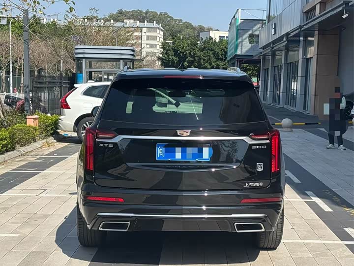 Фото 8 - Cadillac XT6