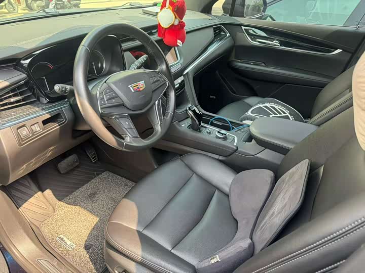 Photo 2 - Cadillac XT5