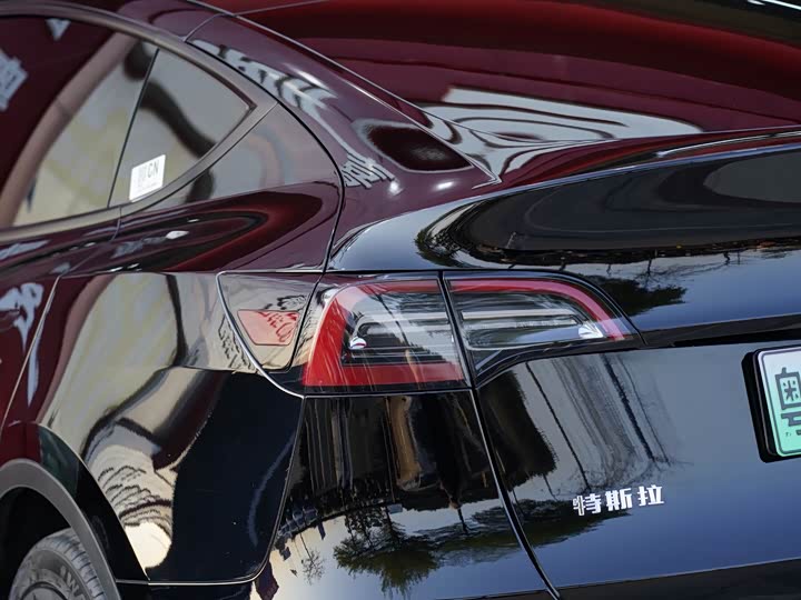 Фото 4 - Tesla Model Y