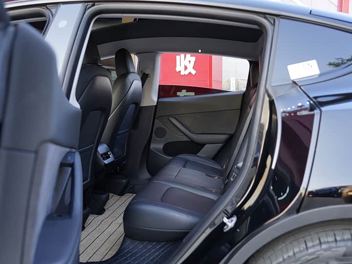 Фото 6 - Tesla Model Y