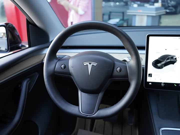 Фото 8 - Tesla Model Y