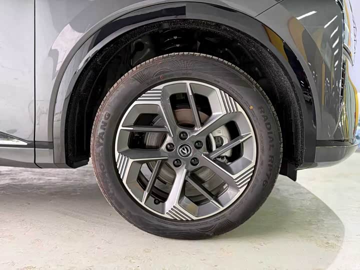 Фото 8 - Changan CS75 Plus