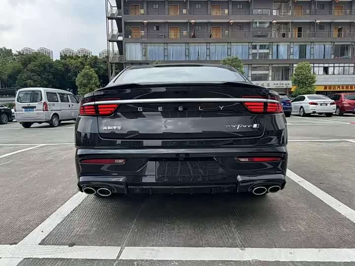 Фото 4 - Geely Preface