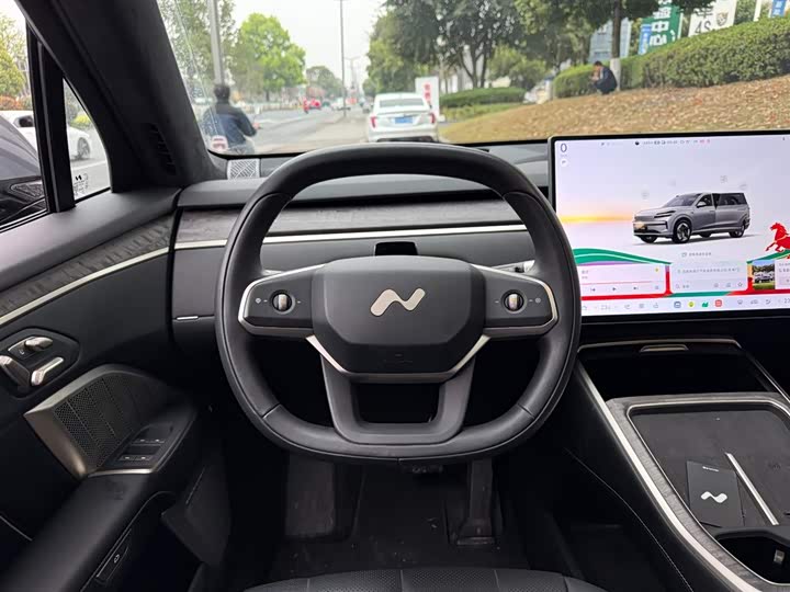 Фото 6 - Nio Onvo L90