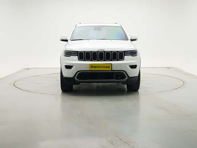 Фото 2 - Jeep Grand Cherokee