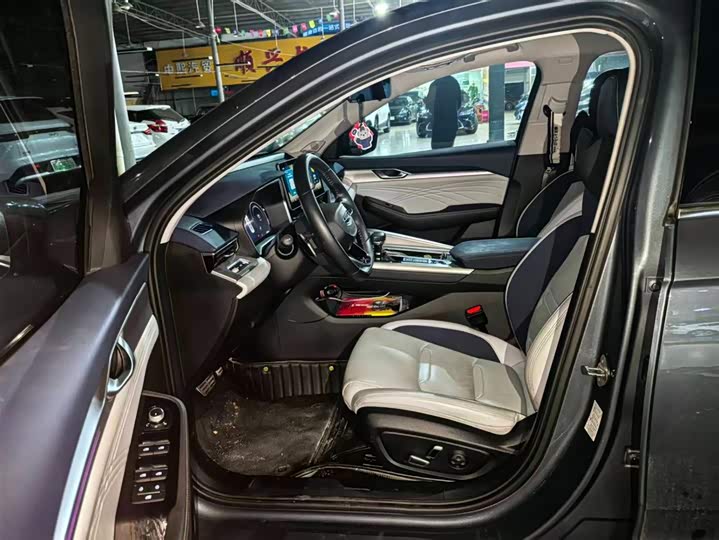 Фото 4 - Geely Preface