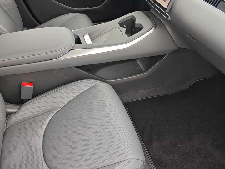 Фото 6 - XPeng Mona M03