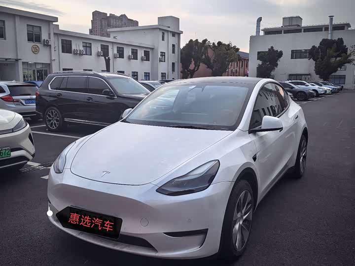 Photo 1 - Tesla Model Y