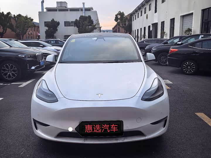 Photo 2 - Tesla Model Y