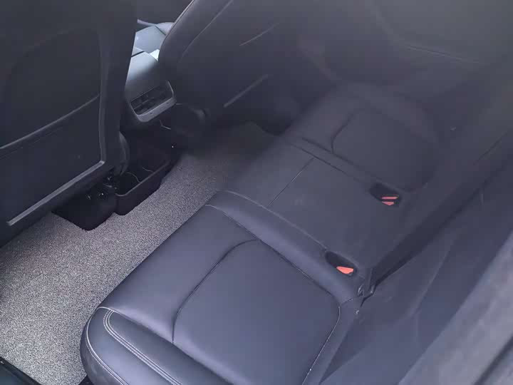 Photo 6 - Tesla Model Y