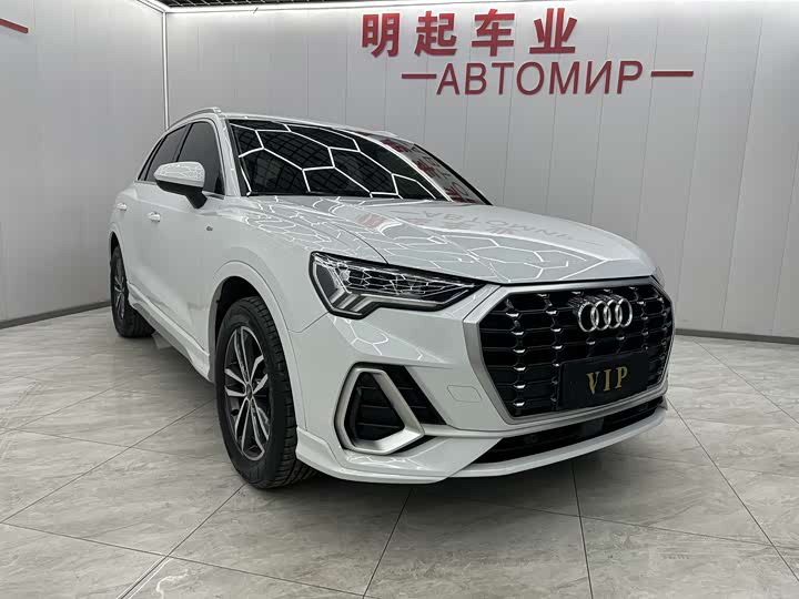 Фото 2 - Audi Q3