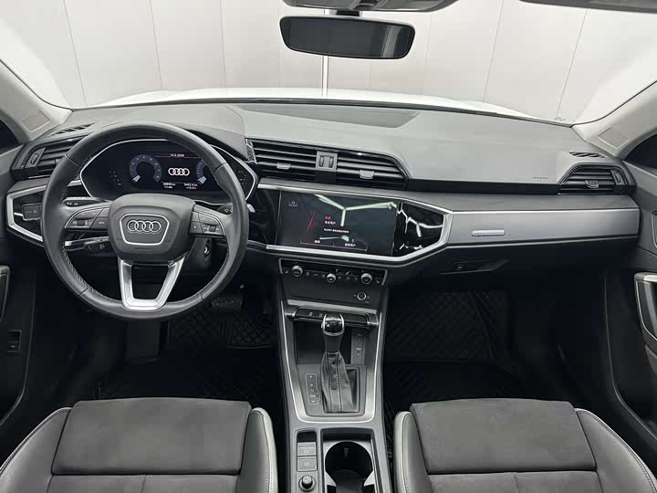 Фото 6 - Audi Q3