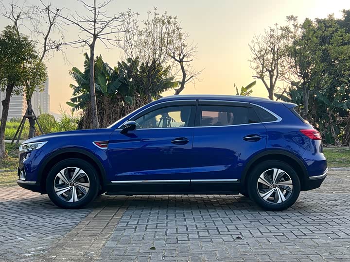 Фото 9 - Hongqi HS5