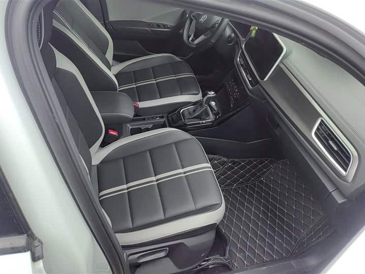 Фото 8 - Volkswagen T-Roc