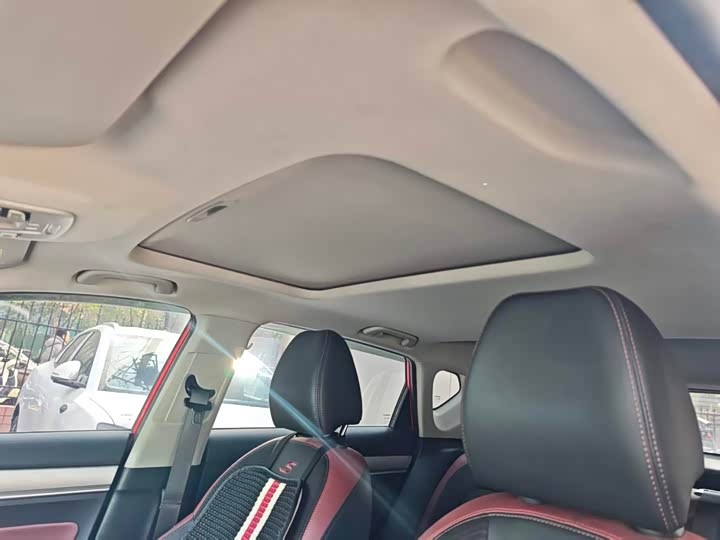 Фото 3 - Geely Coolray