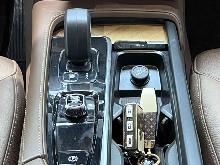 Photo 8 - Volvo XC90