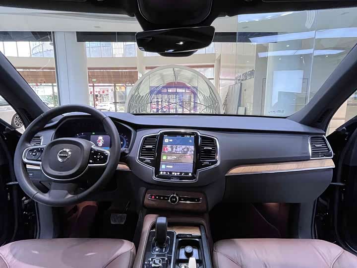 Photo 9 - Volvo XC90