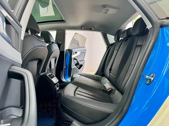 Фото 9 - Audi A5