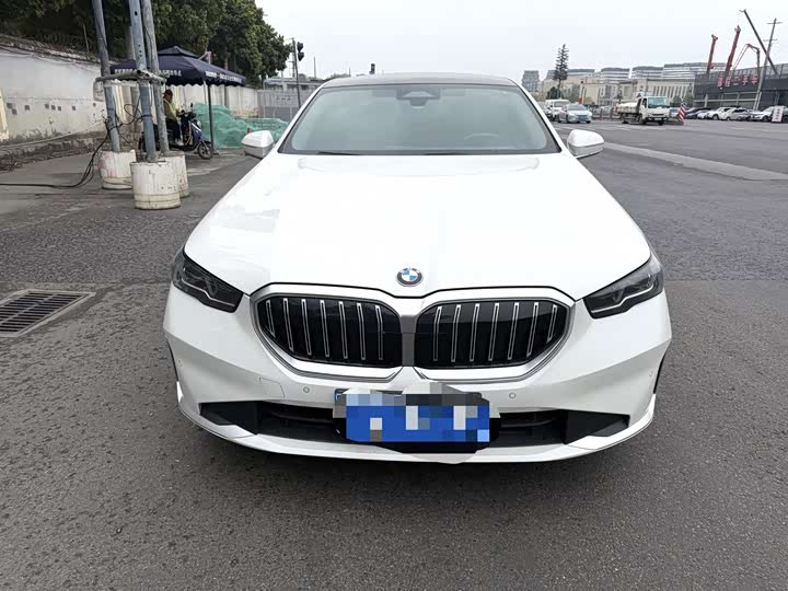 Фото 2 - BMW 5 Series