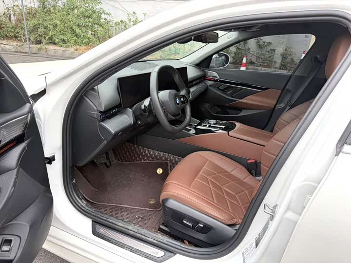 Фото 4 - BMW 5 Series