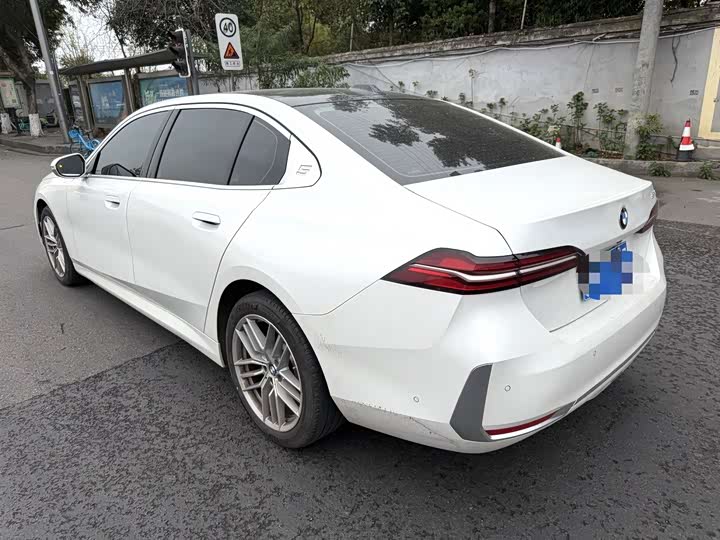 Фото 8 - BMW 5 Series