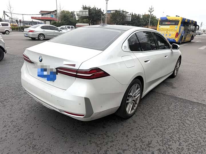 Фото 9 - BMW 5 Series