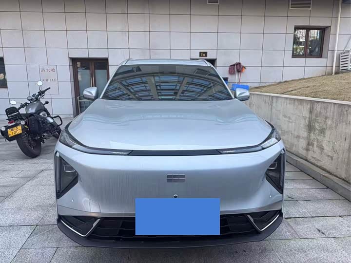 Фото 2 - Geely Galaxy L7