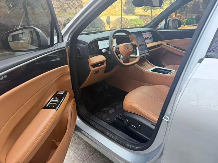 Фото 8 - Geely Galaxy L7