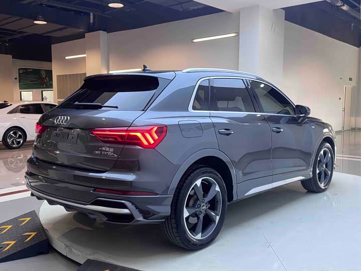 Фото 6 - Audi Q3