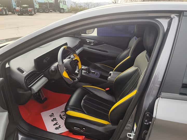 Photo 4 - GAC Trumpchi Empow R