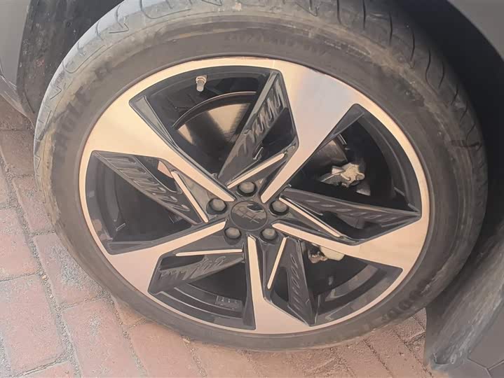 Фото 6 - Geely Galaxy L7