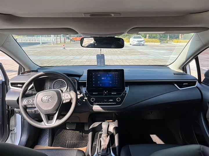 Фото 9 - Toyota Corolla